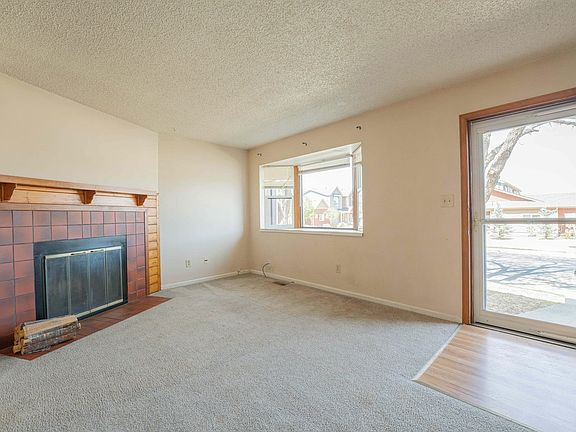 2nd image of 305 Quebec Ave