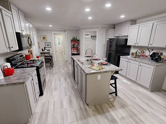 2nd image of 102 E 25th Ave #123B