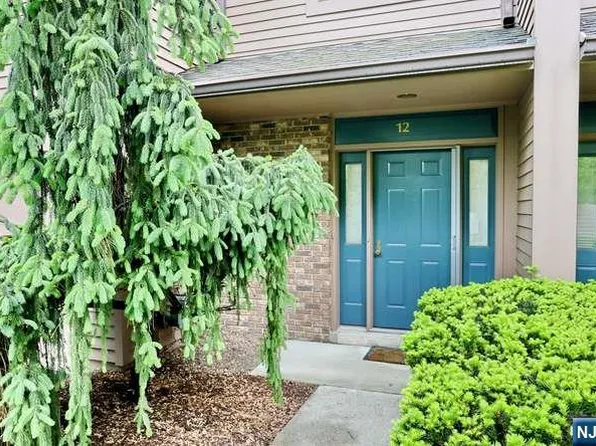 12 Danbury Ct #12A, Washington Township, NJ 07676