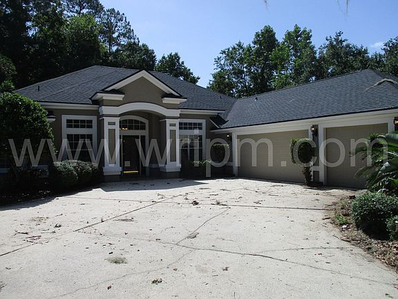 3rd image of 725 Greystone Ln