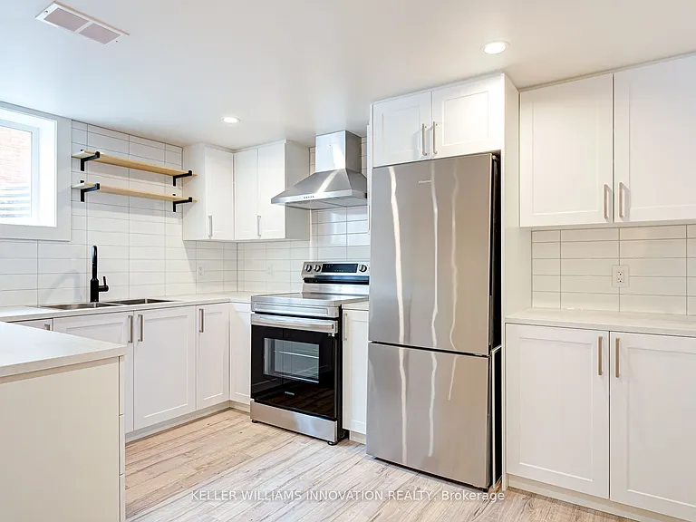 81 Culver Cres #B — Photo 11