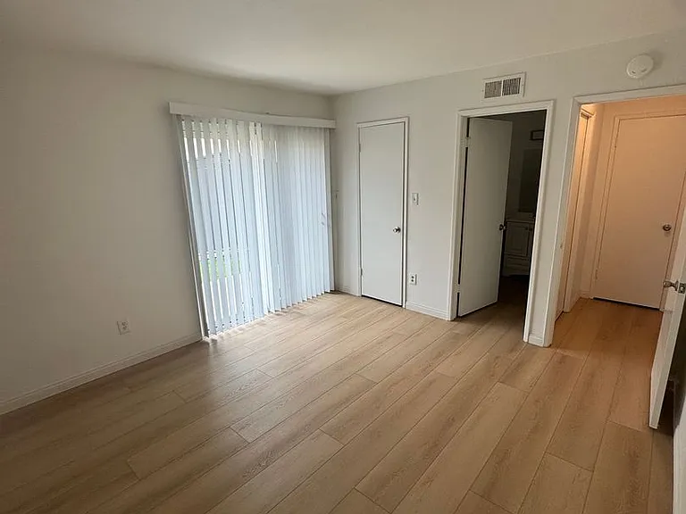 2210 & 2212 E Avalon Ave — Photo 9