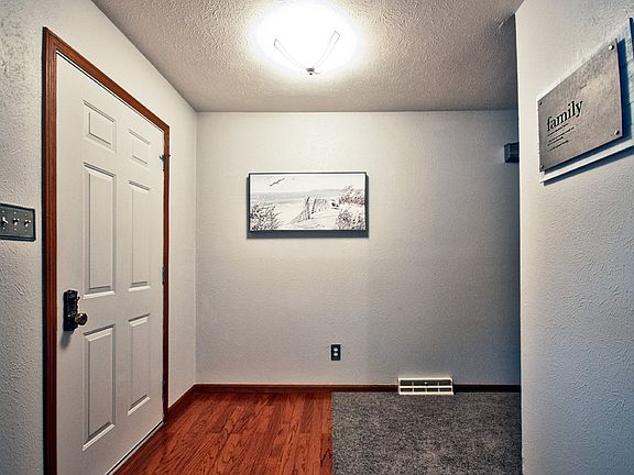 2nd image of 58607 Walnut Hill Trl