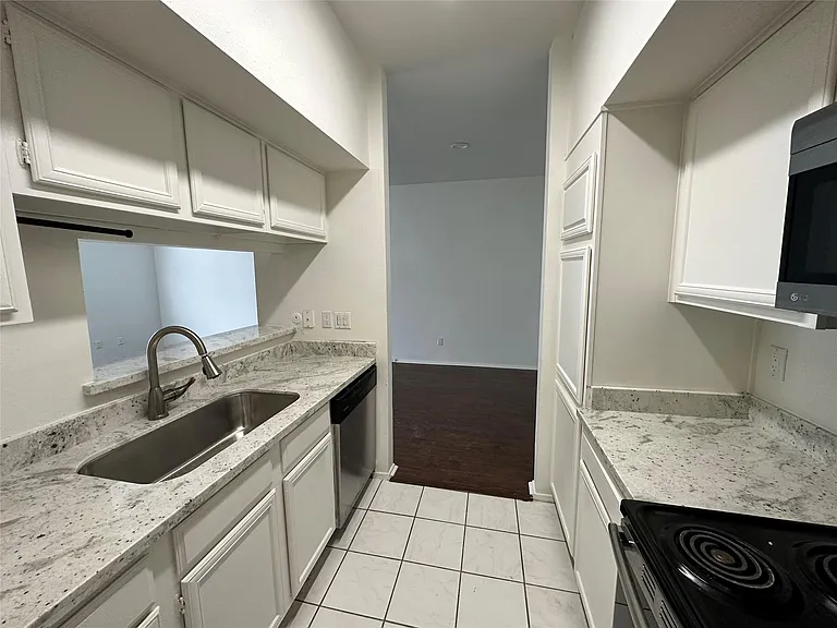 2025 Augusta Dr #203 — Photo 5