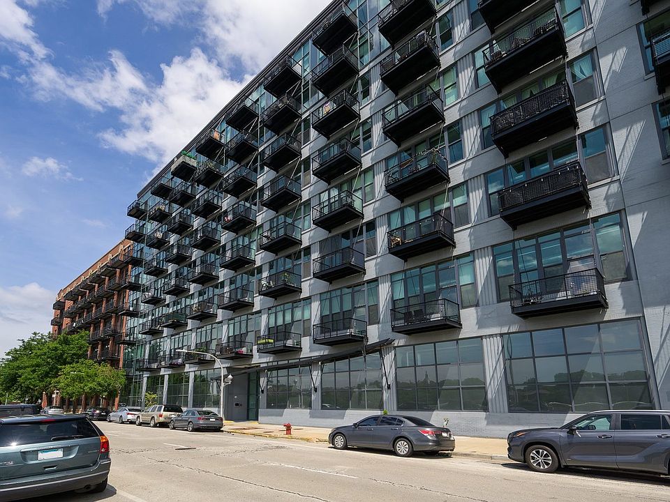 1st image of 1224 W Van Buren St APT 604