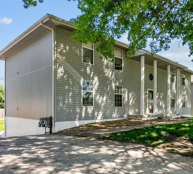 207 NW Barr Rd #D — Photo 3