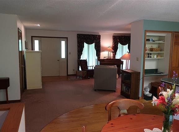4th image of 4380 Jefferson Dr