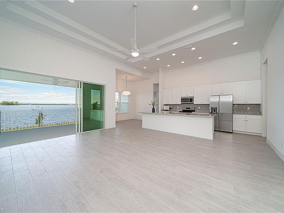 5th image of 4 Live Oak Ln