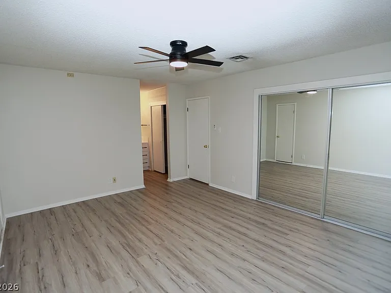 2725 Colanthe Ave — Photo 15