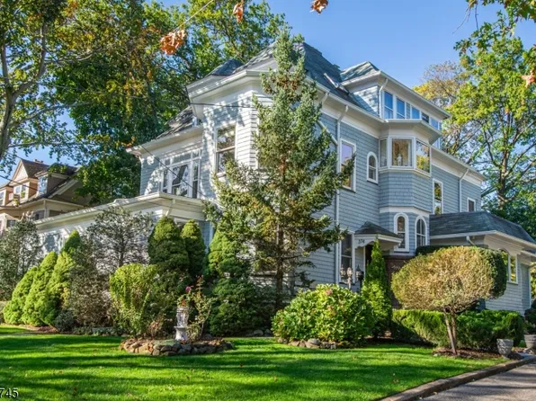 374 Park St #2, Montclair, NJ 07043