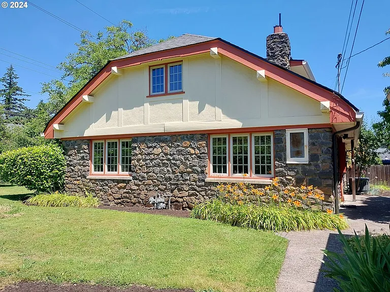 2430 SE Park Ave — Photo 37