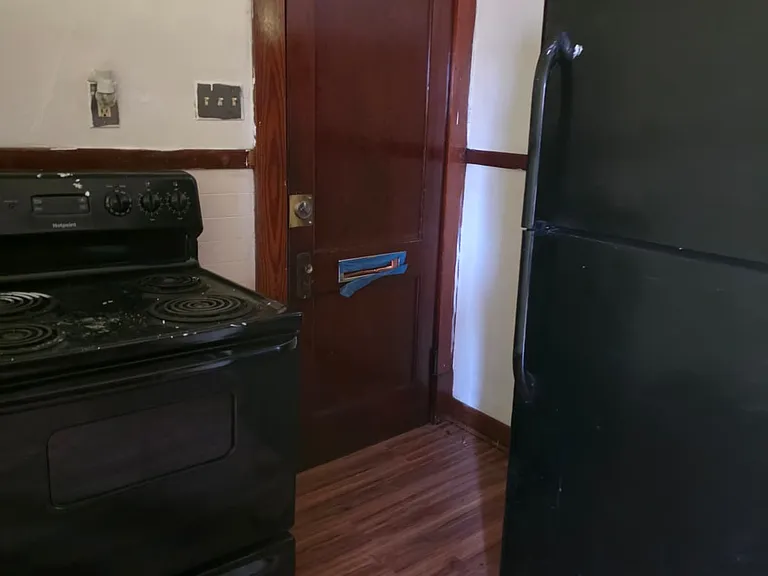 2256 Whitney Ave #2-1 — Photo 3