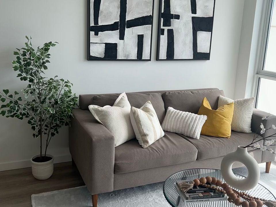 1st image of 555 4th St Unit 917