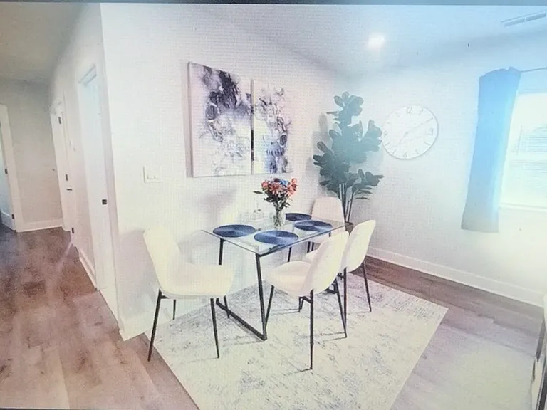 415 E Jasper St — Photo 5