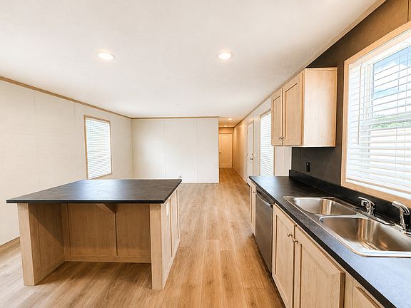 4th image of 29800 Guilford Cir #109
