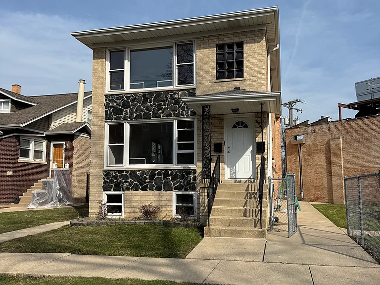 6849 N Overhill Ave #2 — Photo 1