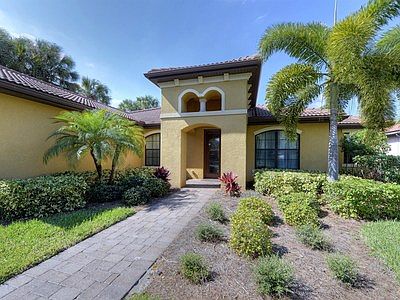 3rd image of 21770 Arenga Ln