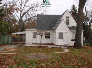 24044 Meadowlark St, Oak Park, MI 48237