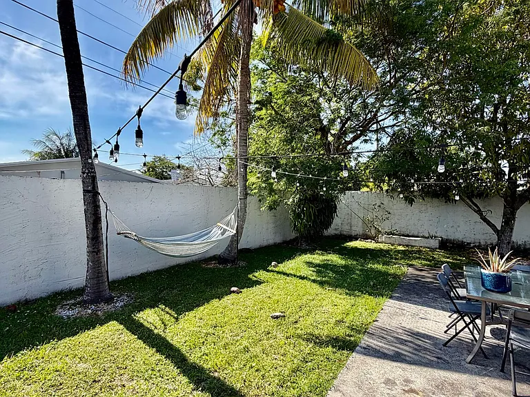 114 SW 57th Ct — Photo 23