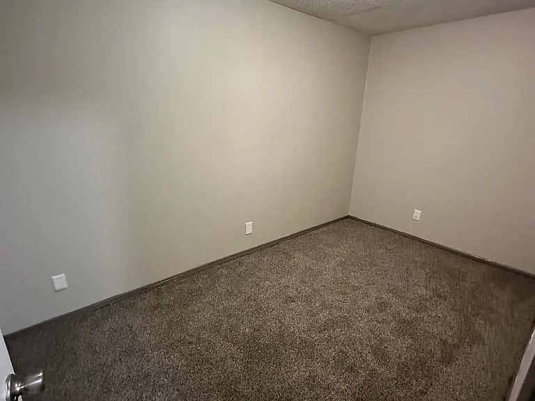 The Willows Apartments — Photo 4