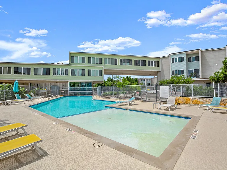 604 N Bluff Dr #228 — Photo 29