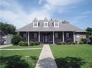 10409 Pear St, River Ridge, LA 70123