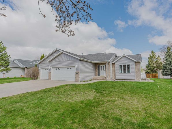 3001 38th Ave S, Fargo, ND 58104