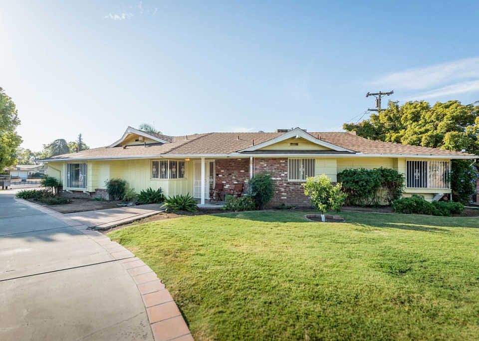 1st image of 5587 N Maroa Ave