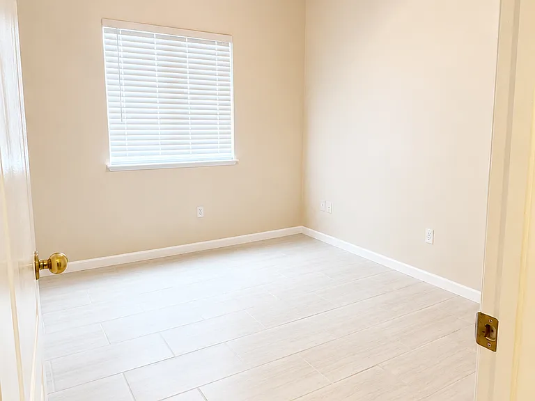 404 Windsor Park Dr — Photo 24
