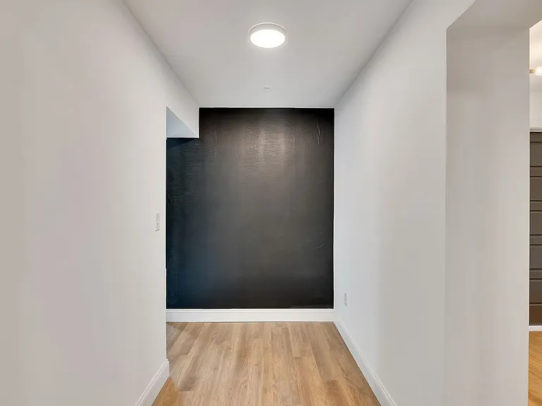 36 Pawling Ave #200 — Photo 2