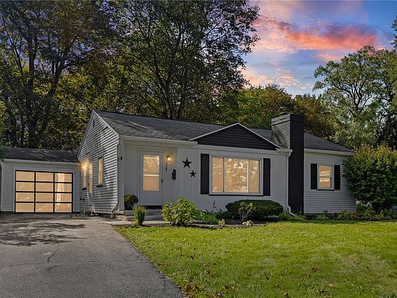 2nd image of 327 Kimberly Dr