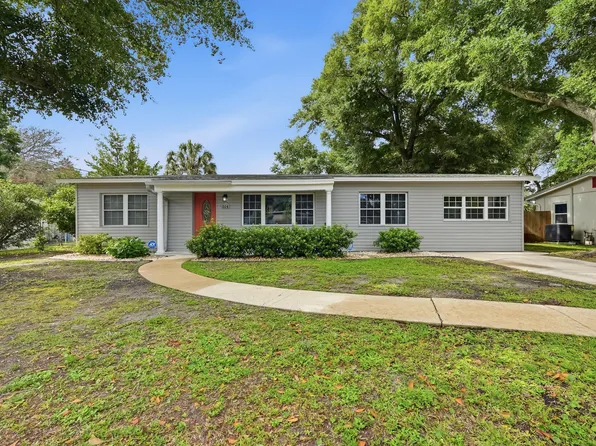 514 E Hollywood Blvd, Mary Esther, FL 32569