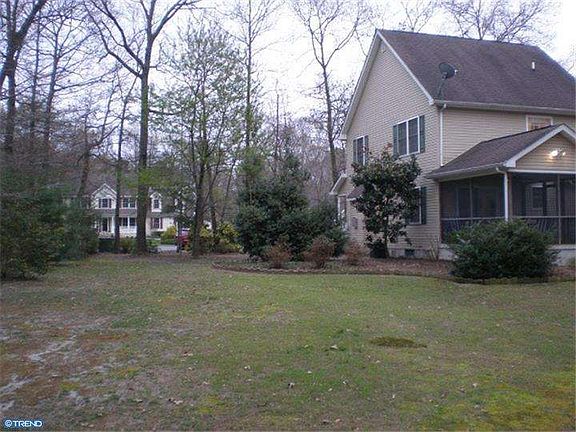 3rd image of 16638 Woodland Ct