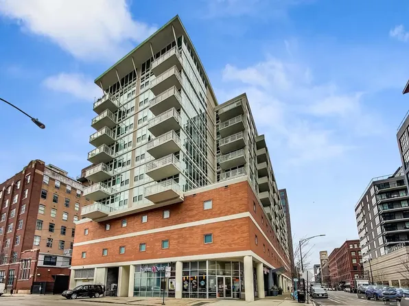 909 W Washington Blvd, Chicago, IL