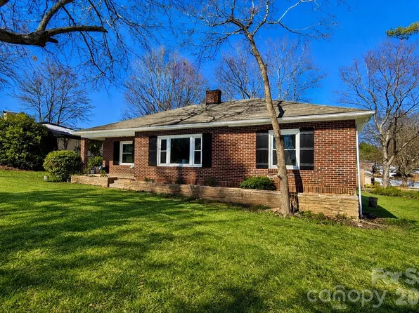 531 21st Ave NE, Hickory, NC 28601