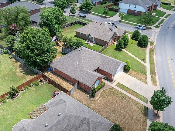 4th image of 220 Northridge Dr
