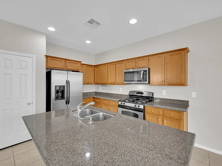 1548 Otero Valley Ct — Photo 31