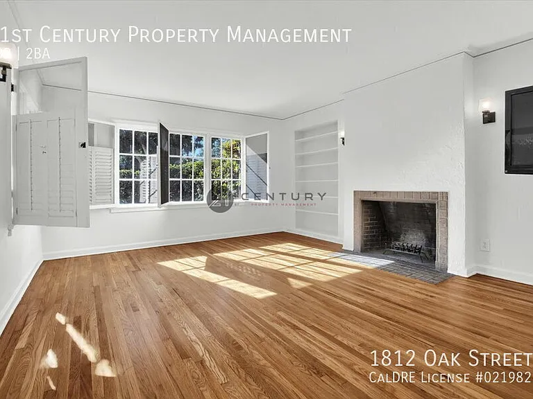 1812 Oak St — Photo 5