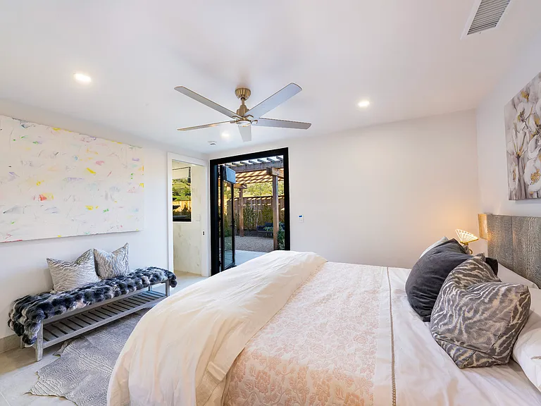 6161 Silverado Trl — Photo 24