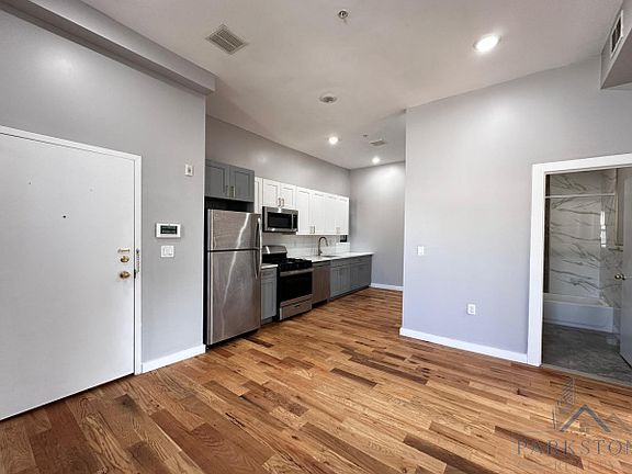 2nd image of 141 Monticello Ave #4F