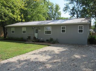 1516 W Springfield St, Saint James, MO 65559