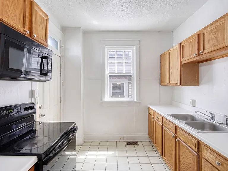 339 Emerald St — Photo 10