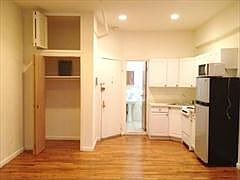 3rd image of 138 W 46th St