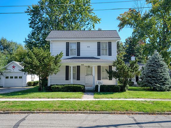 2nd image of 205 E Chestnut St