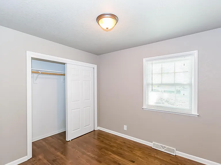 5800 N Belton Ave — Photo 16