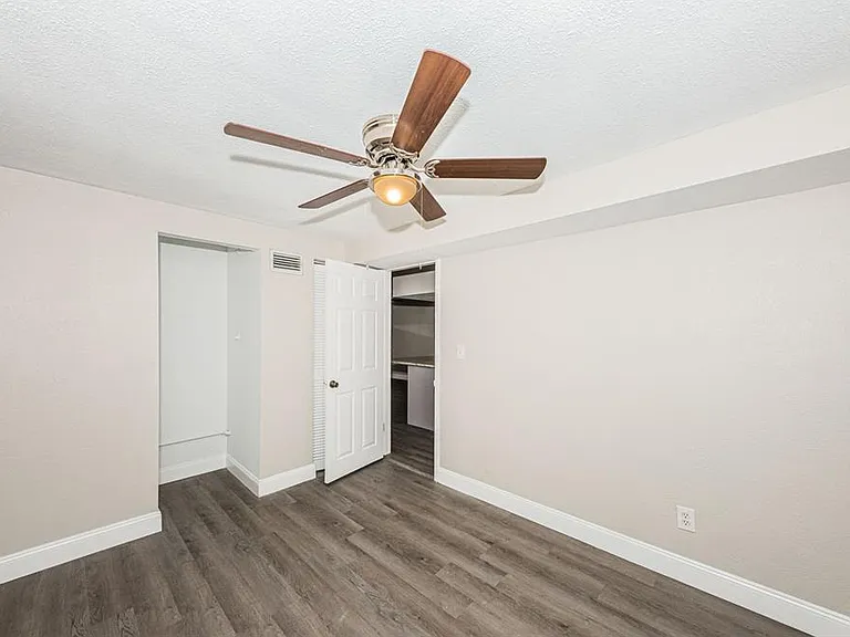 705 3rd Ave NE #C — Photo 26