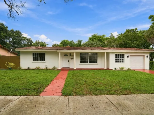 14420 Lake Childs Ct, Miami Lakes, FL 33014