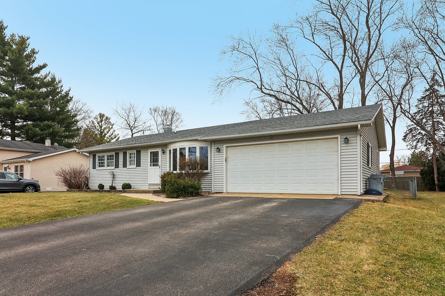 1903 Hazelwood Dr photo 1