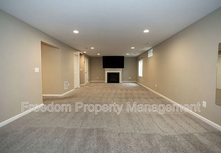 2425 Morgans Point Dr — Photo 64