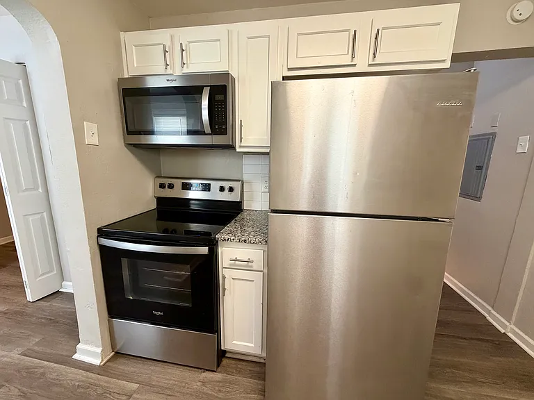 815 E Albert Ave — Photo 12